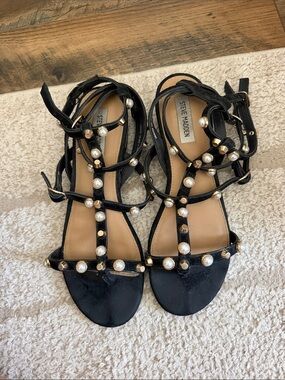 Steve Madden Black Pearl-Stud T-Strap Ankle Wrap Sandals